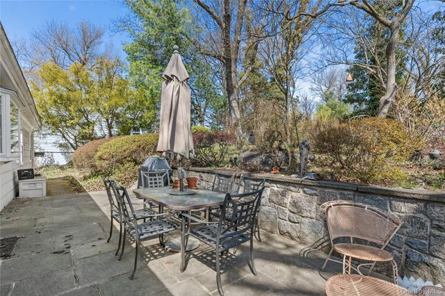18 Devon Road, Bronxville, NY 10708