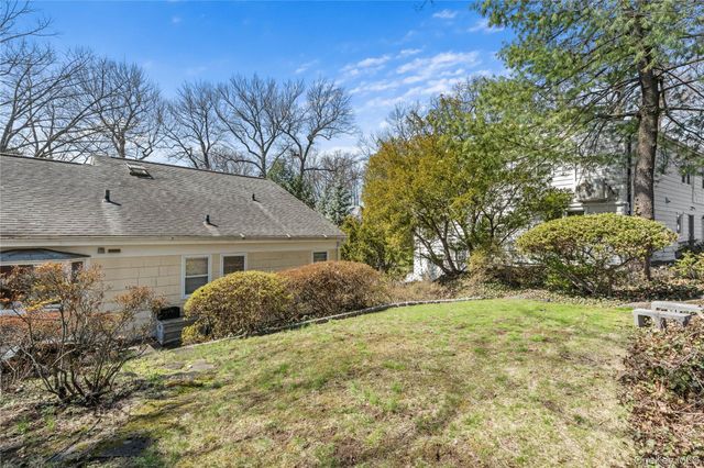 18 Devon Road, Bronxville, NY 10708