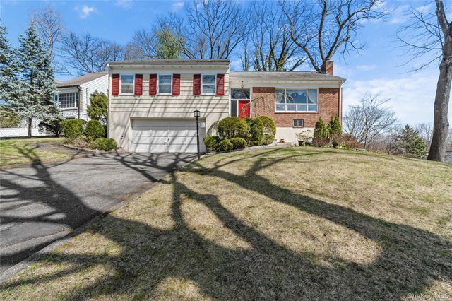 18 Devon Road, Bronxville, NY 10708