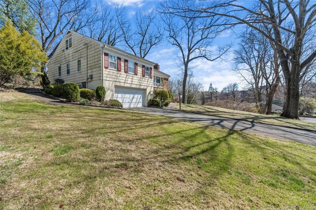 18 Devon Road, Bronxville, NY 10708