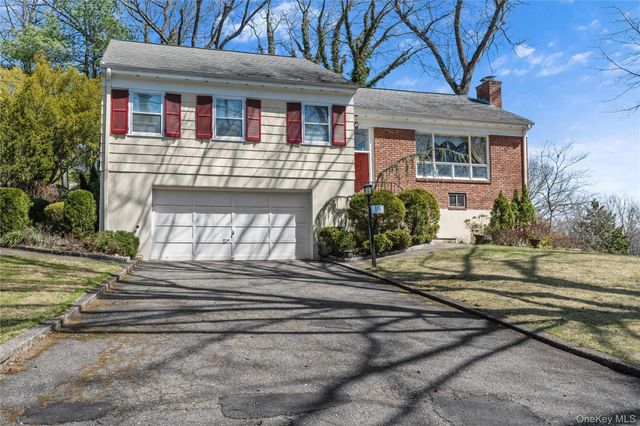 18 Devon Road, Bronxville, NY 10708