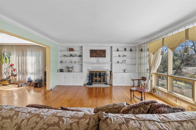 18 Devon Road, Bronxville, NY 10708