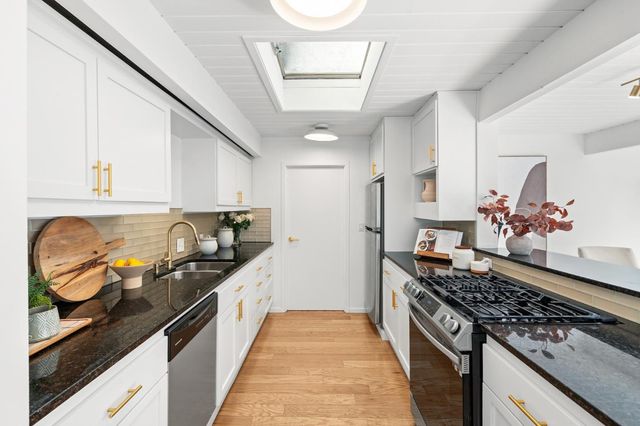 2505 Greer Road, Palo Alto, CA 94303