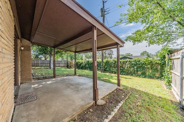 708 Simpson Terrace, Bedford, TX 76021