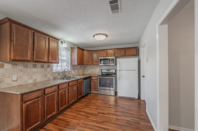 708 Simpson Terrace, Bedford, TX 76021