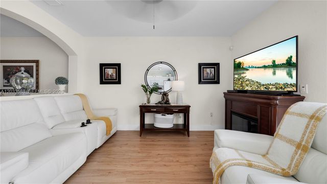 16590 SW 70th Street, Miami, FL 33193