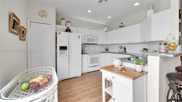 16590 SW 70th Street, Miami, FL 33193