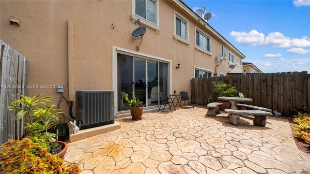 16590 SW 70th Street, Miami, FL 33193