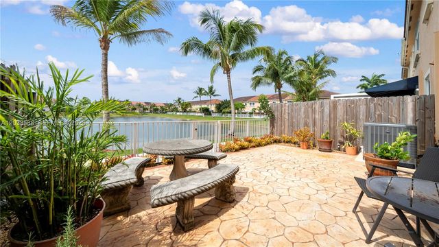 16590 SW 70th Street, Miami, FL 33193