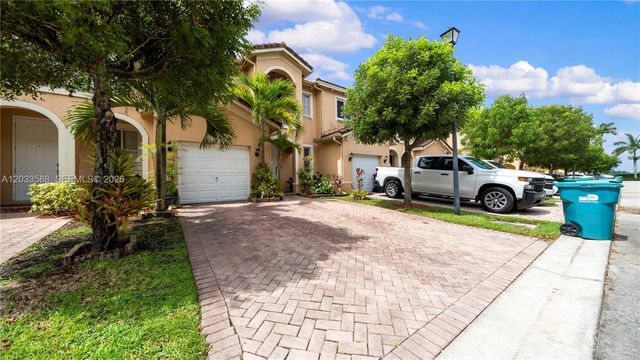 16590 SW 70th Street, Miami, FL 33193