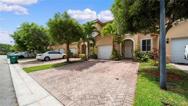 16590 SW 70th Street, Miami, FL 33193