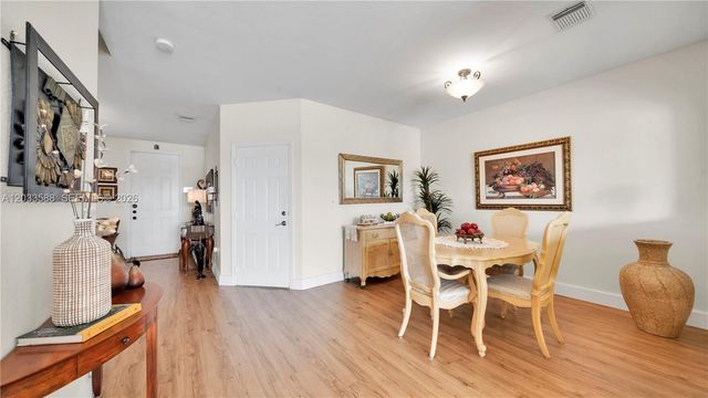 16590 SW 70th Street, Miami, FL 33193