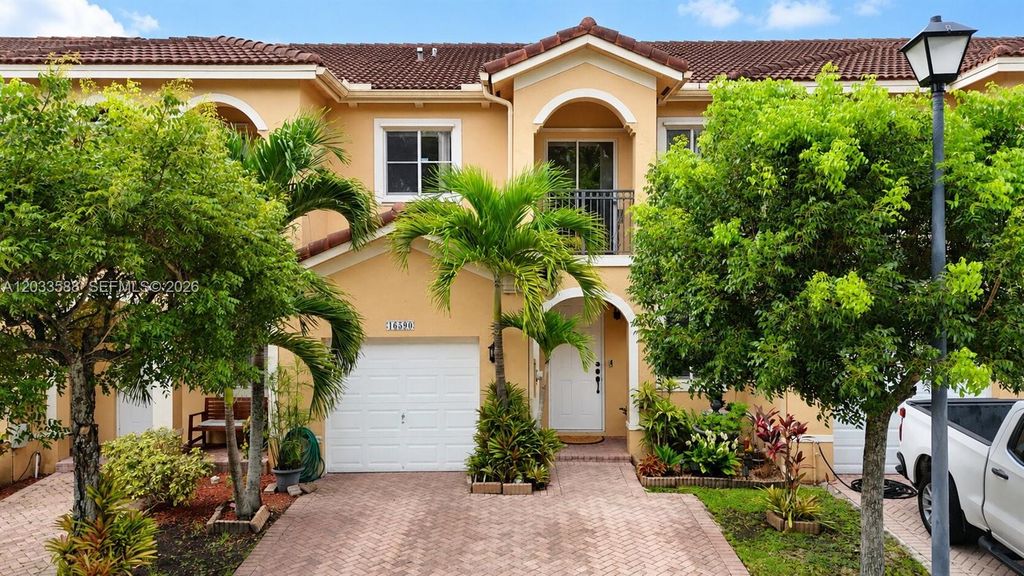 16590 SW 70th Street, Miami, FL 33193