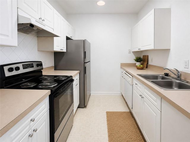 18001 RICHMOND PLACE DRIVE 523, Tampa, FL 33647