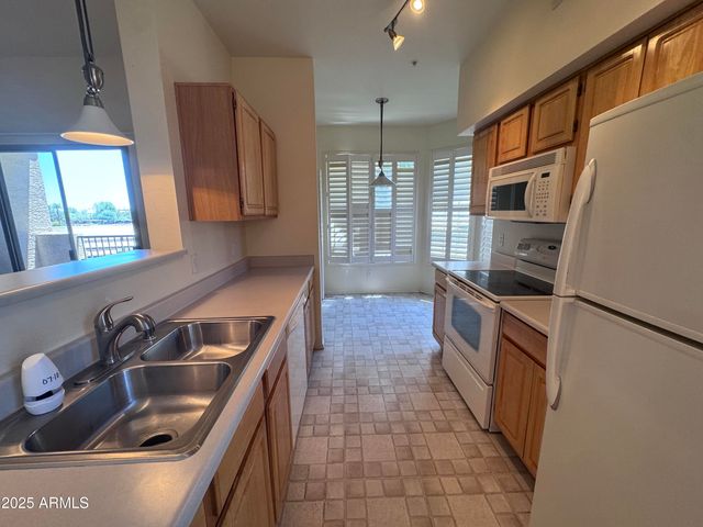 14950 W MOUNTAIN VIEW Boulevard 7202, Surprise, AZ 85374