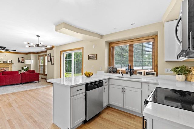 8621 Talamasca DRIVE, Franksville, WI 53126