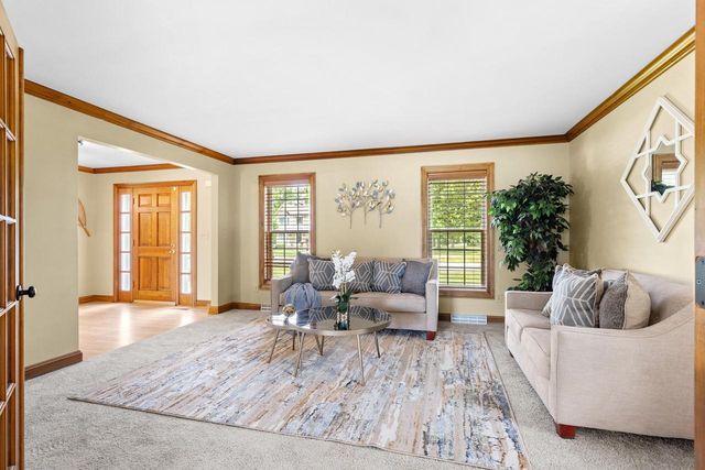 8621 Talamasca DRIVE, Franksville, WI 53126