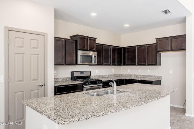 17164 W HEDGEHOG Place, Surprise, AZ 85387