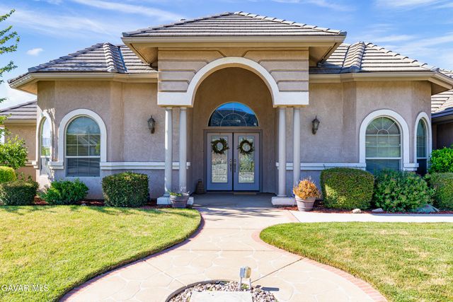 403 Mesquite Drive, Tehachapi, CA 93561