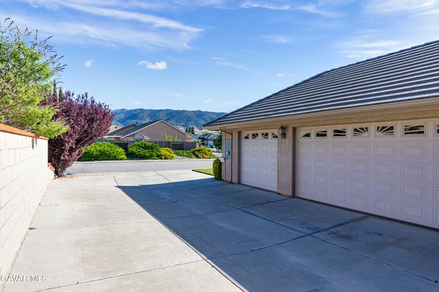 403 Mesquite Drive, Tehachapi, CA 93561