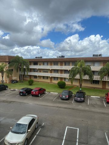 700 Village Green Court 306, Palm Springs, FL 33461