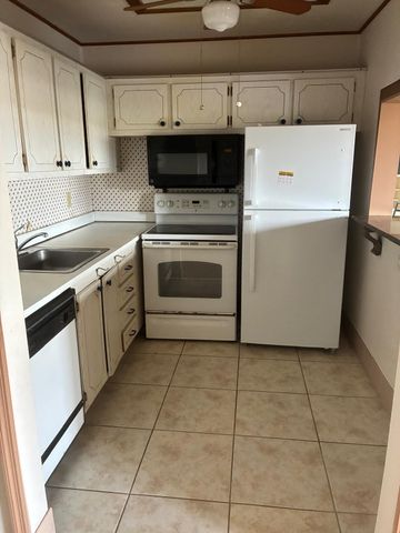 700 Village Green Court 306, Palm Springs, FL 33461