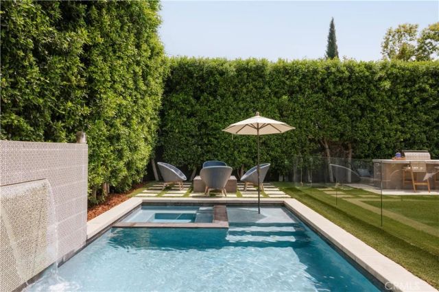 14803 Otsego Street, Sherman Oaks, CA 91403