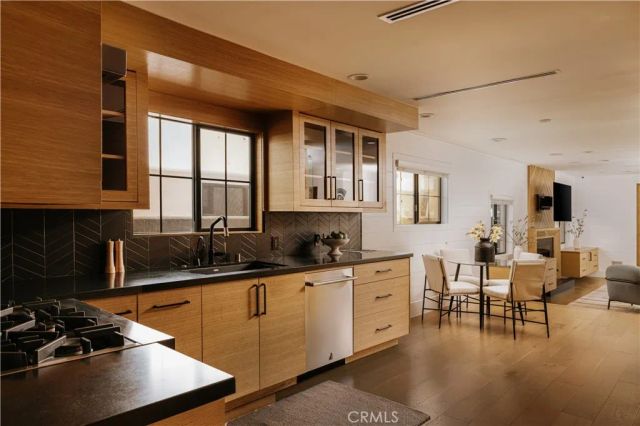 14803 Otsego Street, Sherman Oaks, CA 91403