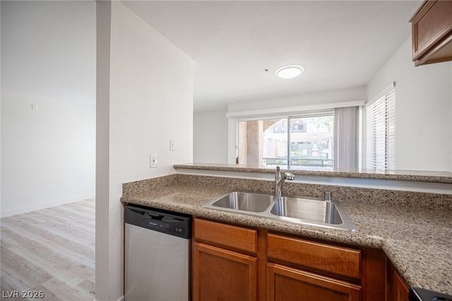 2101 Blue Breeze Drive 105, Las Vegas, NV 89128