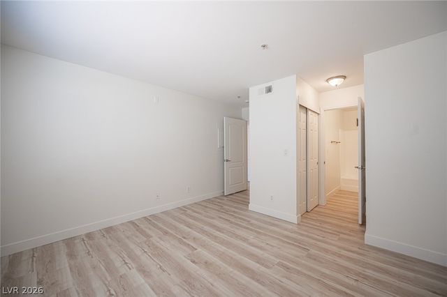 2101 Blue Breeze Drive 105, Las Vegas, NV 89128