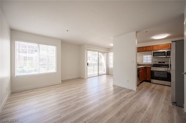 2101 Blue Breeze Drive 105, Las Vegas, NV 89128