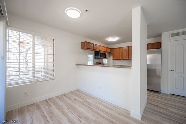 2101 Blue Breeze Drive 105, Las Vegas, NV 89128