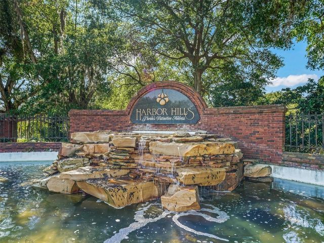 39819 GROVE HEIGHTS, Lady Lake, FL 32159