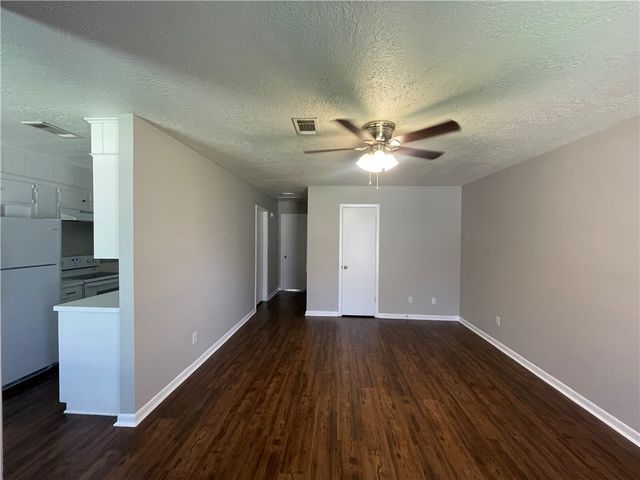 800 Concho, College Station, TX 77840