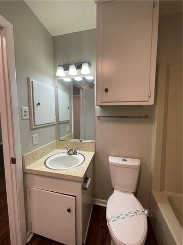 800 Concho, College Station, TX 77840