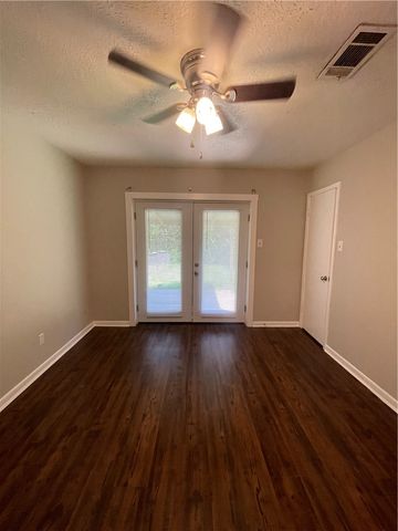 800 Concho, College Station, TX 77840