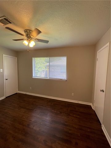 800 Concho, College Station, TX 77840