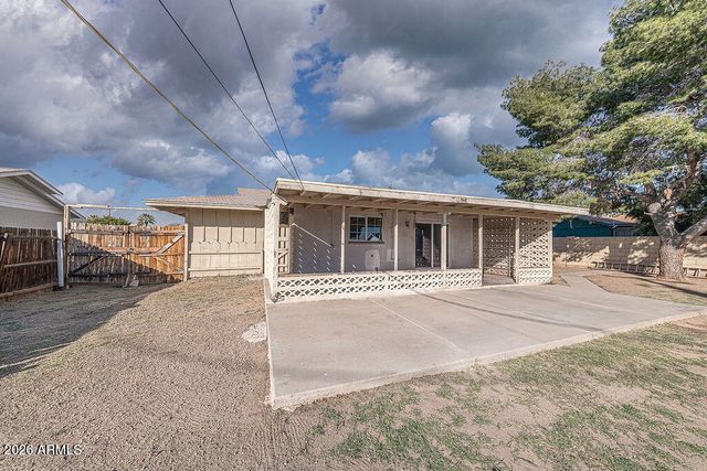 3715 W GLENDALE Avenue, Phoenix, AZ 85051