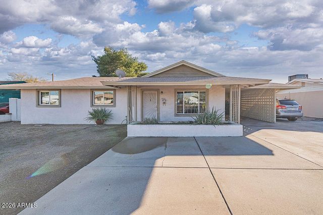 3715 W GLENDALE Avenue, Phoenix, AZ 85051