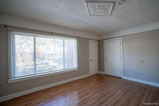 16143 Cheyenne Street, Detroit, MI 48235