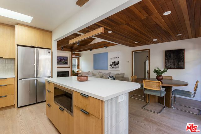 5850 Vesper Avenue, Van Nuys, CA 91411