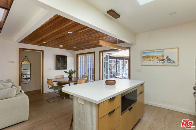 5850 Vesper Avenue, Van Nuys, CA 91411