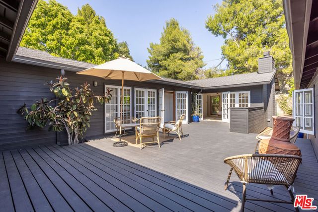 5850 Vesper Avenue, Van Nuys, CA 91411