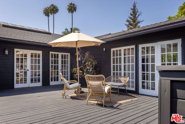 5850 Vesper Avenue, Van Nuys, CA 91411
