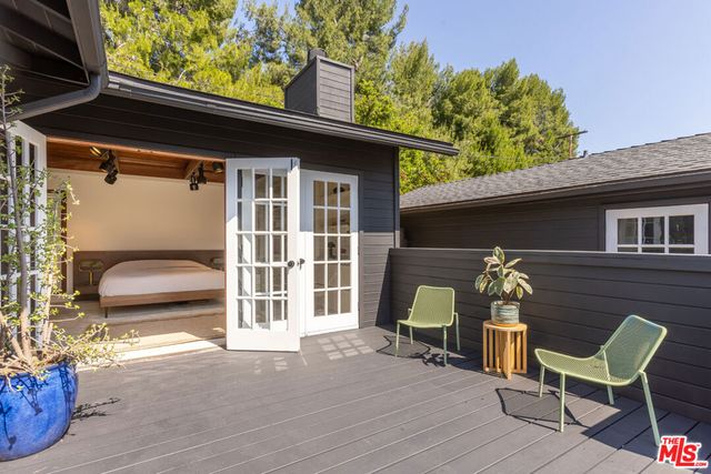 5850 Vesper Avenue, Van Nuys, CA 91411