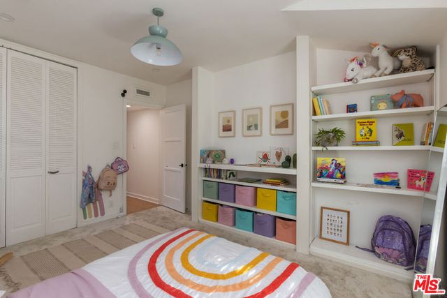 5850 Vesper Avenue, Van Nuys, CA 91411