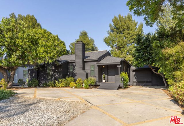 5850 Vesper Avenue, Van Nuys, CA 91411