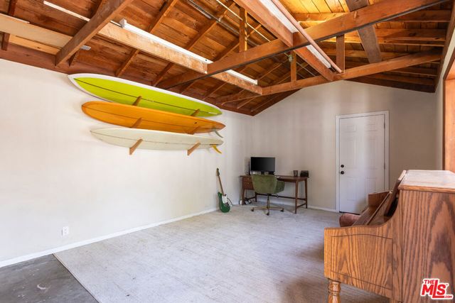 5850 Vesper Avenue, Van Nuys, CA 91411