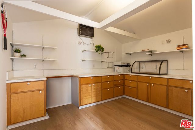 5850 Vesper Avenue, Van Nuys, CA 91411