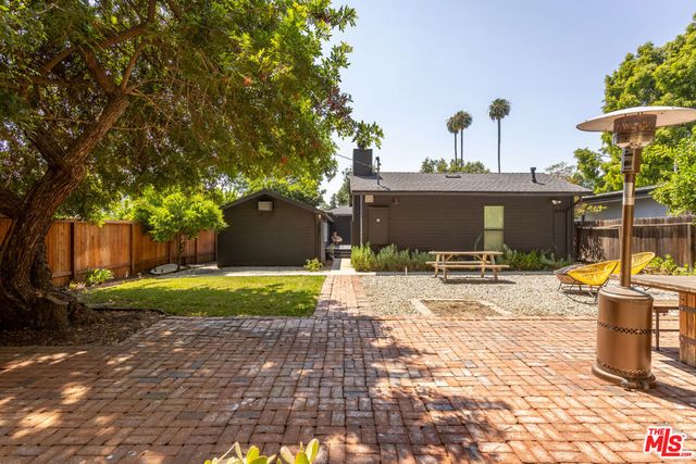 5850 Vesper Avenue, Van Nuys, CA 91411